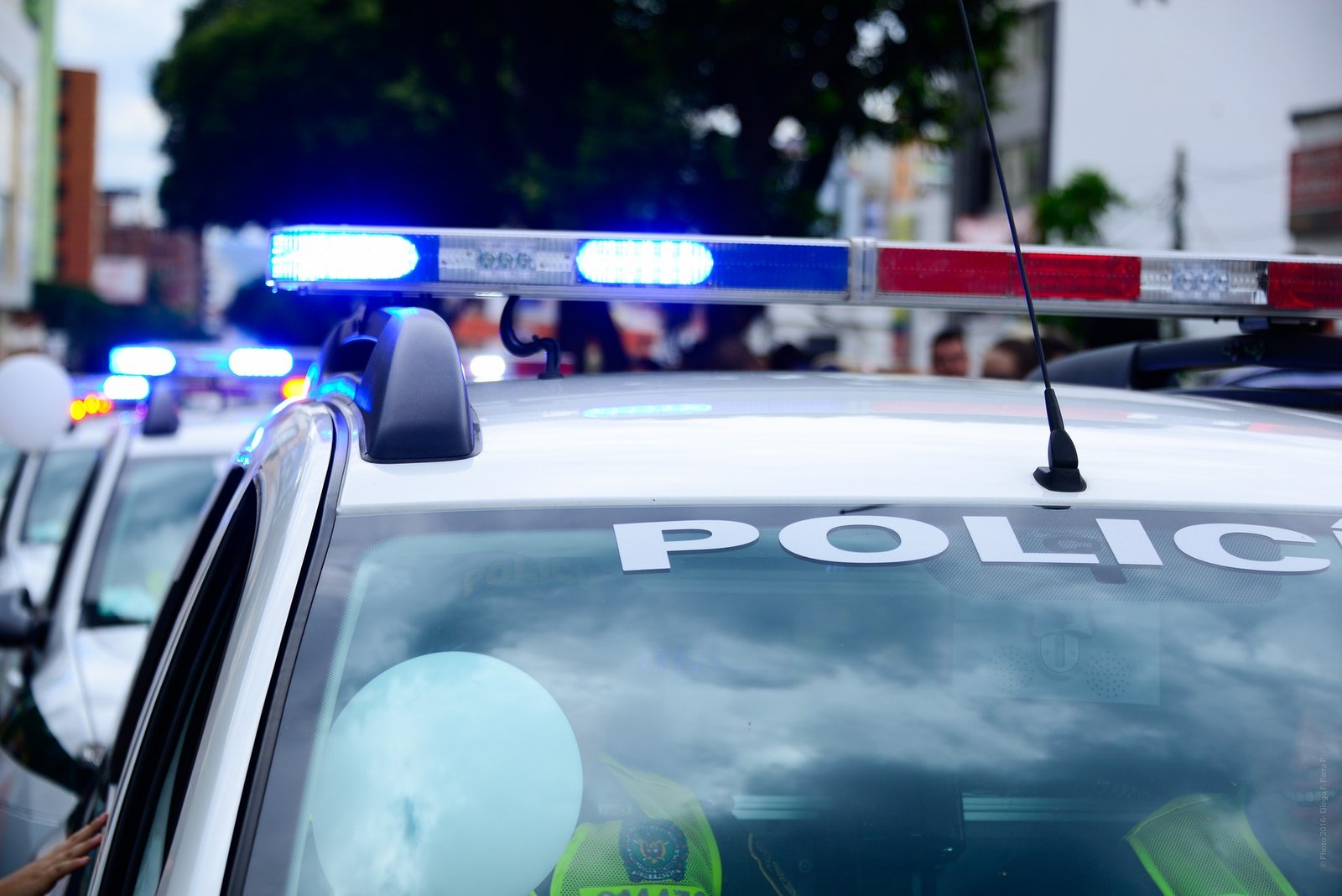 Sirene de viatura de polícia em concurso delegado Minas Gerais.